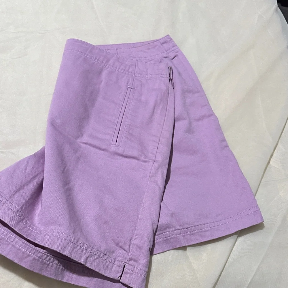 Izod Women's Light Purple Shorts with Pockets